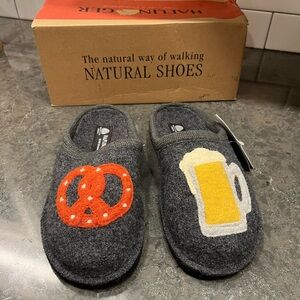 NWT’s Haflinger Women’s Oktoberfest Clogs Slippers, pretzel/beer, gray size 36